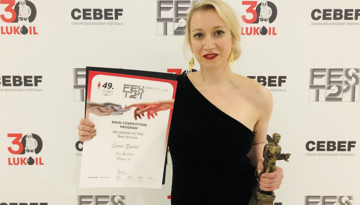 Lani Barić nagrada za najbolju glumicu na 49. FEST-upovezana slika